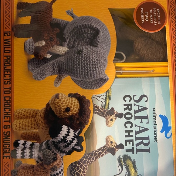 Animal Planet Safari crochet kit (2 kits available) - Picture 1 of 2